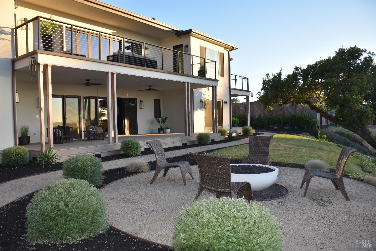 Detail Gallery Image 8 of 67 For 3921 Flintridge Dr, Santa Rosa,  CA 95403 - 5 Beds | 5/1 Baths