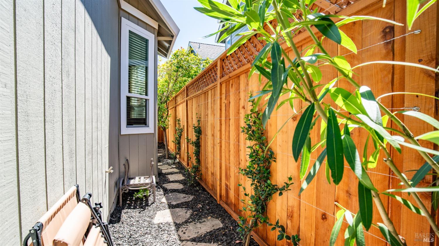 Detail Gallery Image 37 of 40 For 80 Baypoint Dr, San Rafael,  CA 94901 - 3 Beds | 2/1 Baths