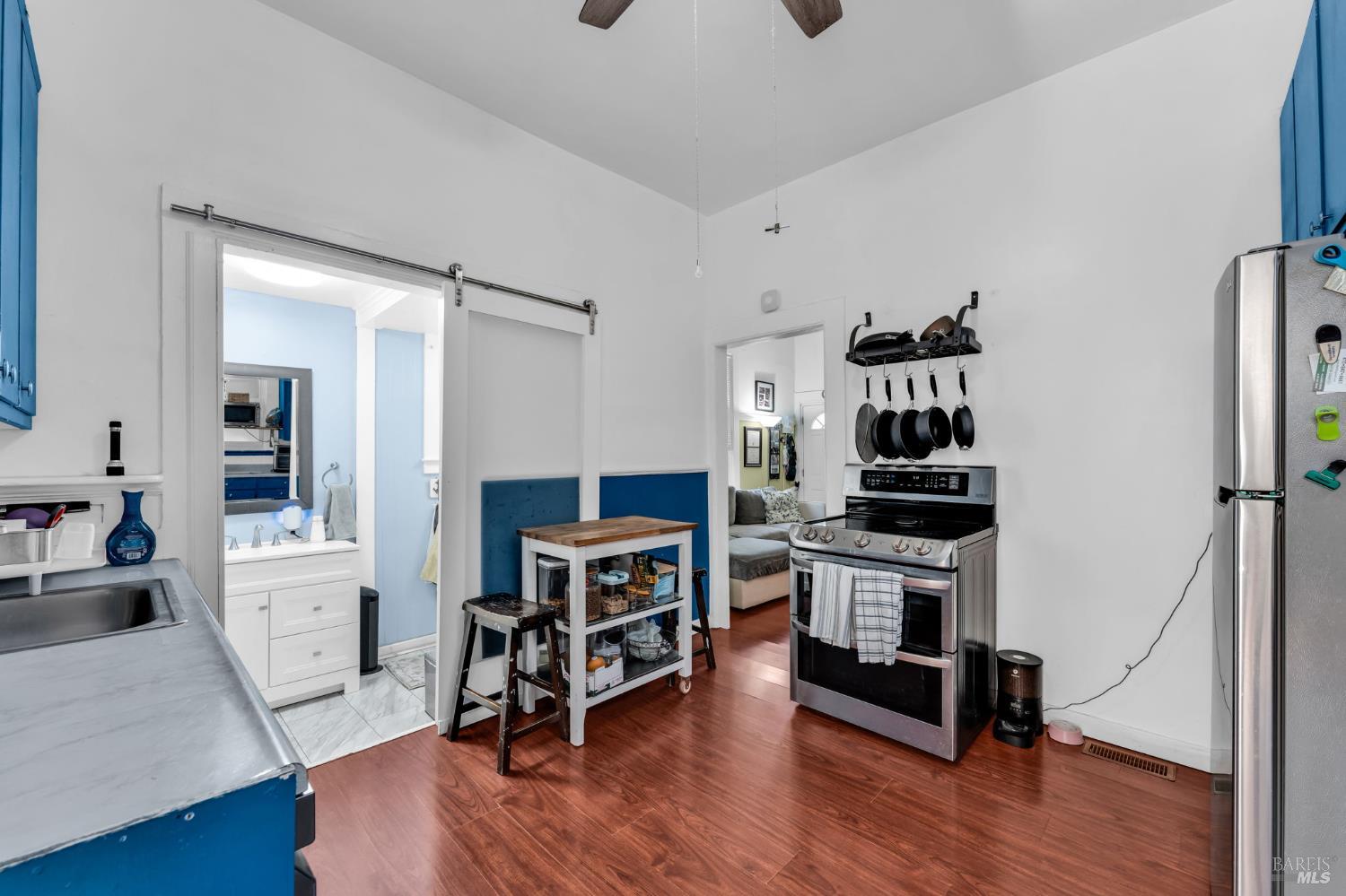 Detail Gallery Image 16 of 50 For 619 B St, San Rafael,  CA 94901 - 2 Beds | 1 Baths