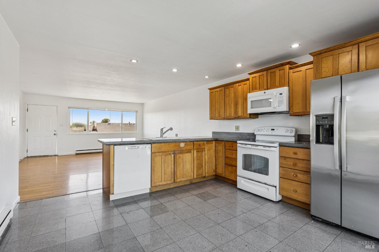 Detail Gallery Image 8 of 19 For 35 Fairfax St #26,  San Rafael,  CA 94901 - 2 Beds | 1 Baths