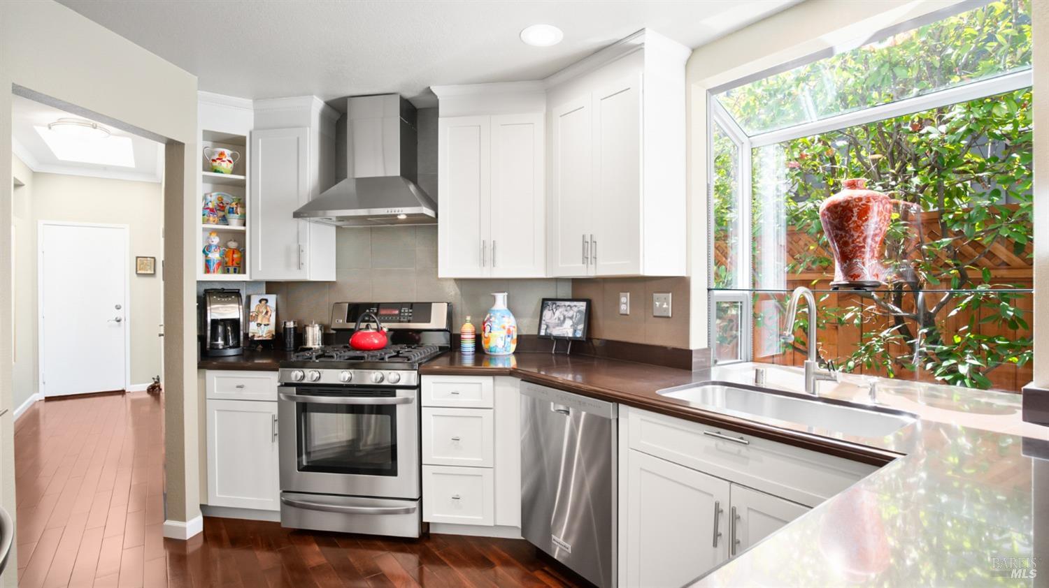 Detail Gallery Image 12 of 40 For 80 Baypoint Dr, San Rafael,  CA 94901 - 3 Beds | 2/1 Baths