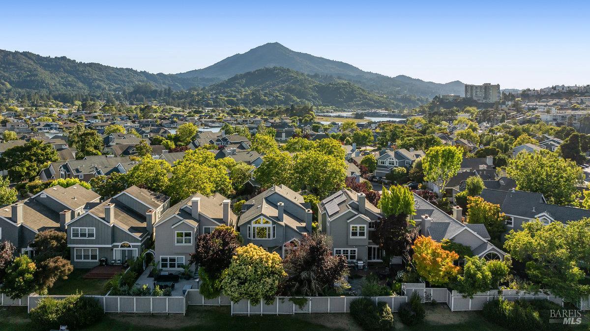 Detail Gallery Image 53 of 72 For 37 Elizabeth Cir, Greenbrae,  CA 94904 - 4 Beds | 2/1 Baths