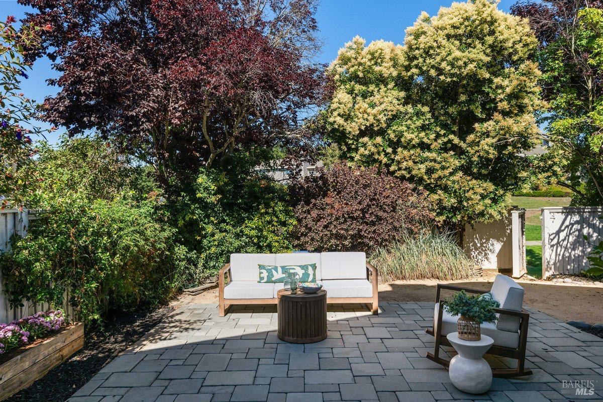 Detail Gallery Image 47 of 72 For 37 Elizabeth Cir, Greenbrae,  CA 94904 - 4 Beds | 2/1 Baths
