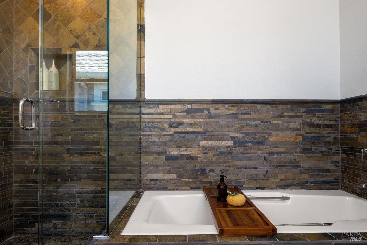 Detail Gallery Image 34 of 72 For 37 Elizabeth Cir, Greenbrae,  CA 94904 - 4 Beds | 2/1 Baths