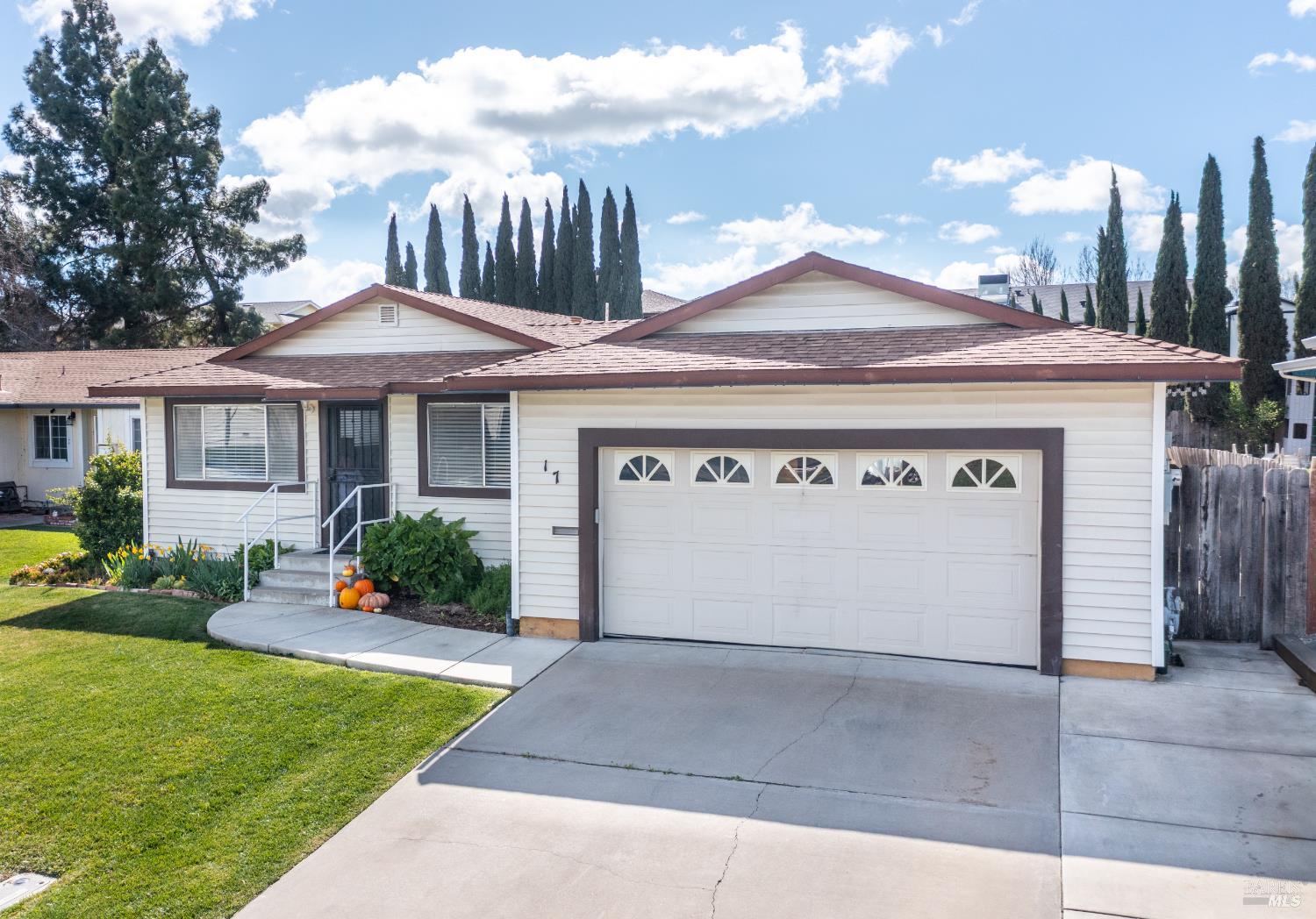 Detail Gallery Image 3 of 29 For 17 Shasta Dr, Rio Vista,  CA 94571 - 2 Beds | 1/1 Baths