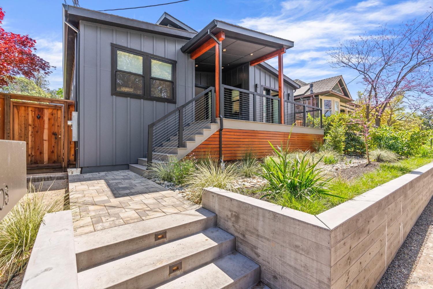 1108 Raymond Ave