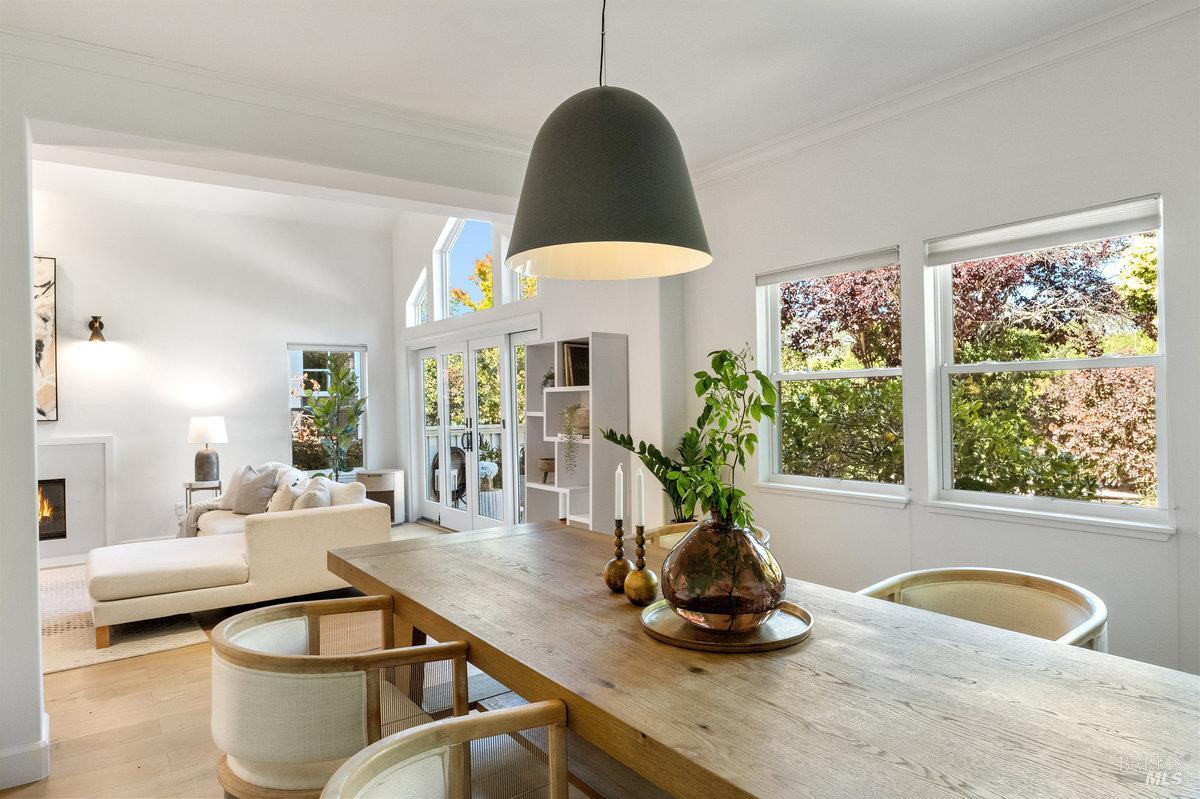 Detail Gallery Image 13 of 72 For 37 Elizabeth Cir, Greenbrae,  CA 94904 - 4 Beds | 2/1 Baths