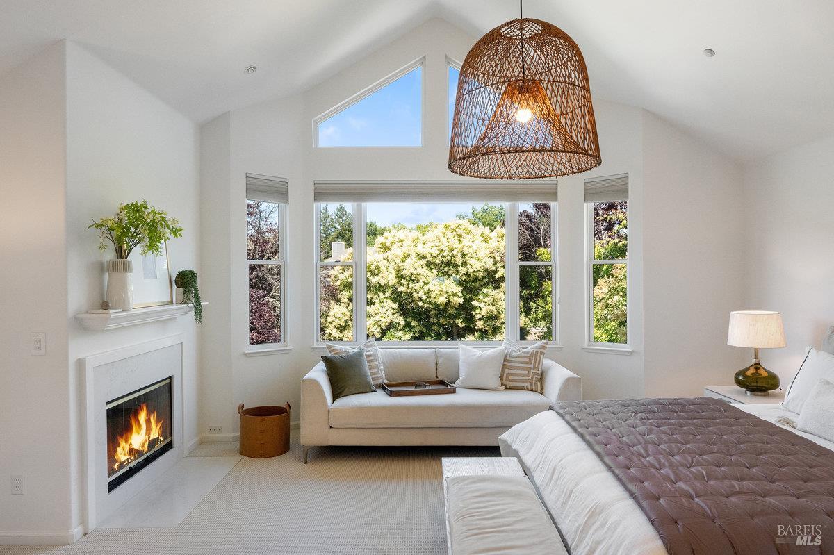 Detail Gallery Image 27 of 72 For 37 Elizabeth Cir, Greenbrae,  CA 94904 - 4 Beds | 2/1 Baths