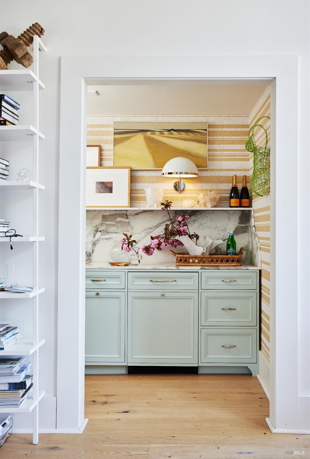 Detail Gallery Image 6 of 10 For 6 Bank St, San Anselmo,  CA 94960 - – Beds | – Baths