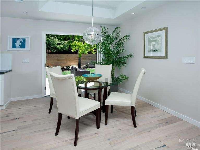 Detail Gallery Image 5 of 13 For 6 Juno Rd, Tiburon,  CA 94920 - 4 Beds | 2 Baths