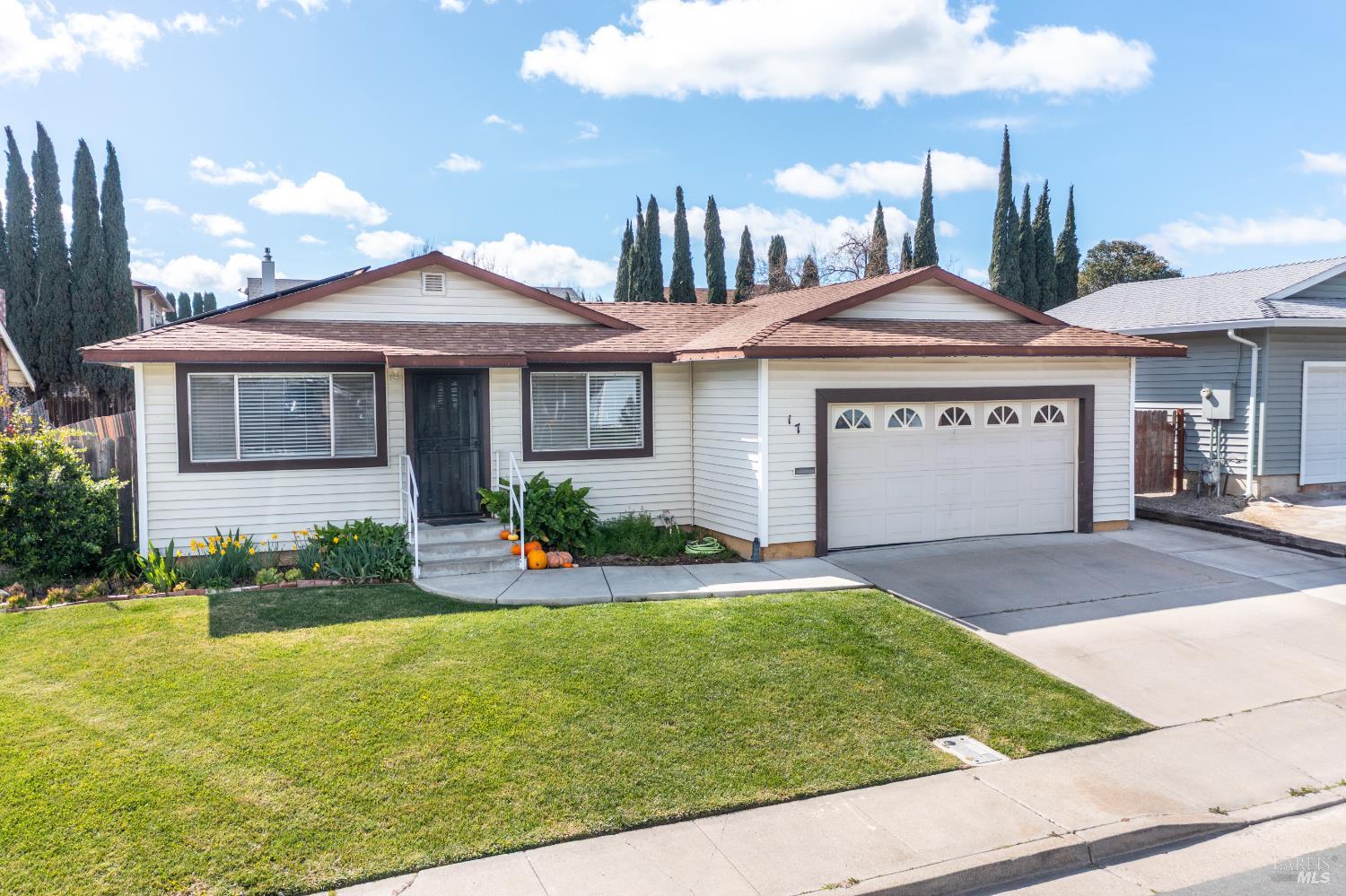 Detail Gallery Image 2 of 29 For 17 Shasta Dr, Rio Vista,  CA 94571 - 2 Beds | 1/1 Baths