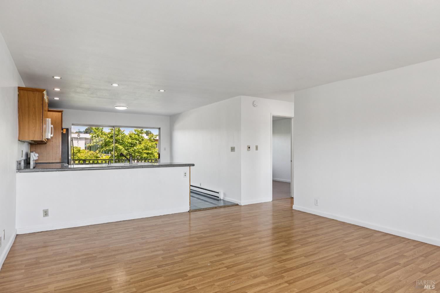 Detail Gallery Image 4 of 19 For 35 Fairfax St #26,  San Rafael,  CA 94901 - 2 Beds | 1 Baths