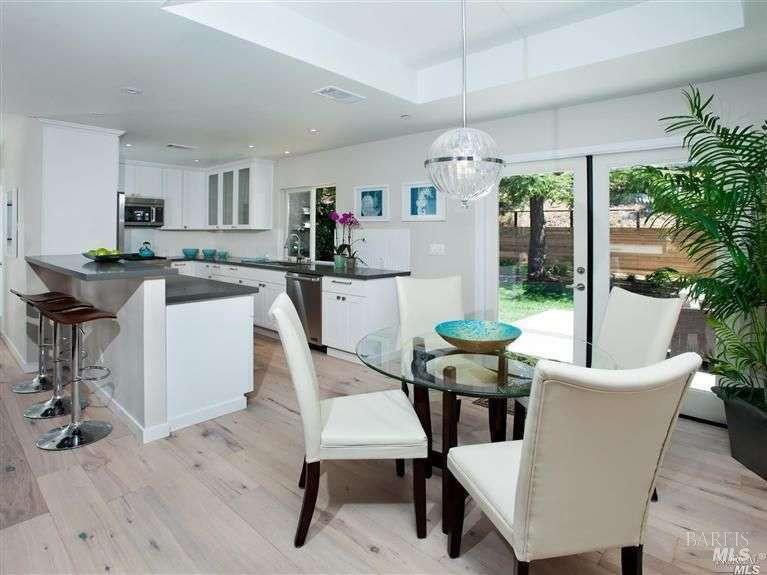 Detail Gallery Image 3 of 13 For 6 Juno Rd, Tiburon,  CA 94920 - 4 Beds | 2 Baths