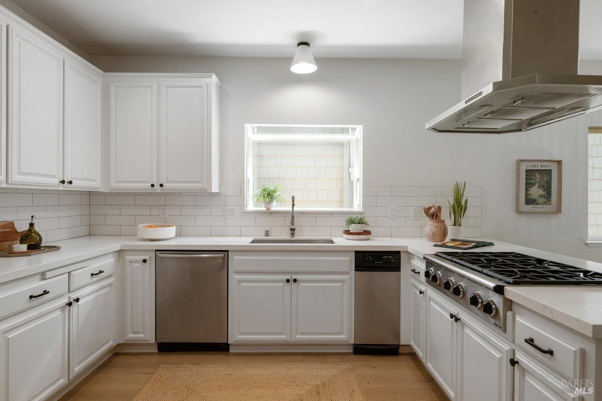 Detail Gallery Image 17 of 72 For 37 Elizabeth Cir, Greenbrae,  CA 94904 - 4 Beds | 2/1 Baths