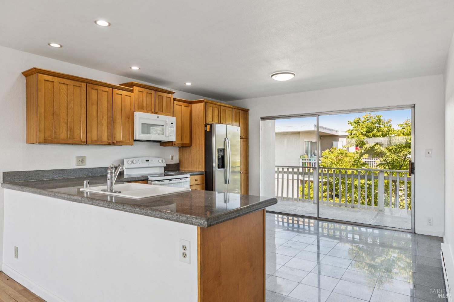 Detail Gallery Image 7 of 19 For 35 Fairfax St #26,  San Rafael,  CA 94901 - 2 Beds | 1 Baths