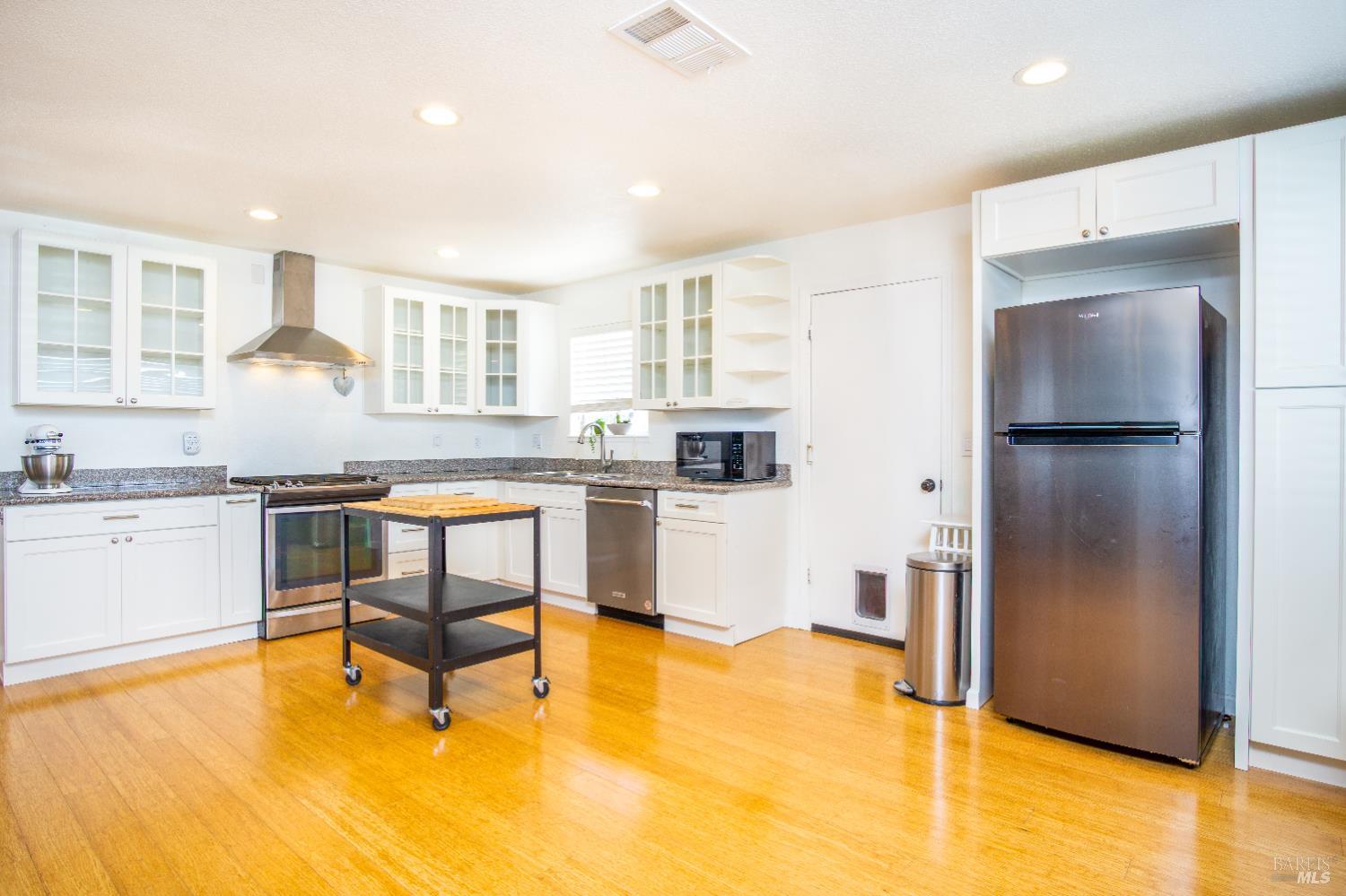 Detail Gallery Image 9 of 29 For 17 Shasta Dr, Rio Vista,  CA 94571 - 2 Beds | 1/1 Baths