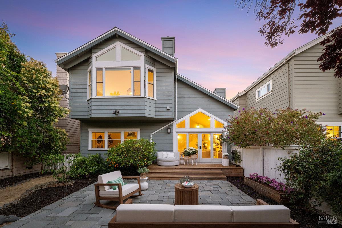 Detail Gallery Image 2 of 72 For 37 Elizabeth Cir, Greenbrae,  CA 94904 - 4 Beds | 2/1 Baths
