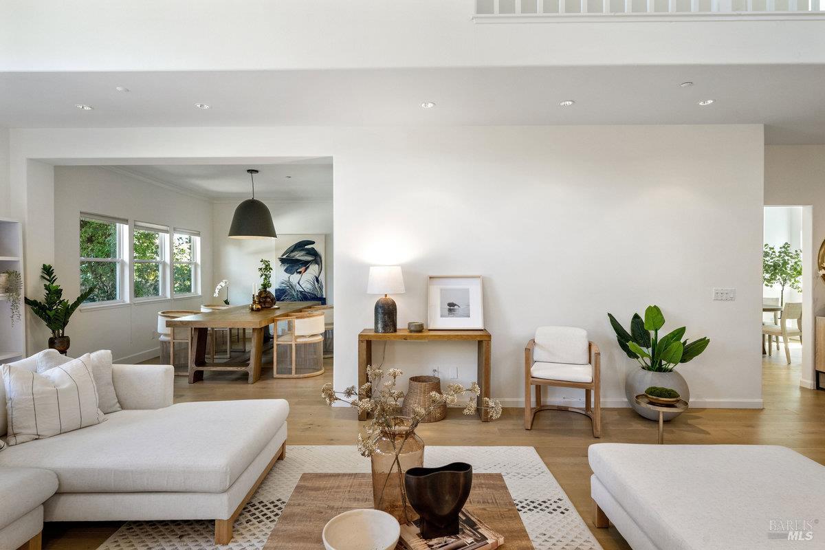 Detail Gallery Image 9 of 72 For 37 Elizabeth Cir, Greenbrae,  CA 94904 - 4 Beds | 2/1 Baths