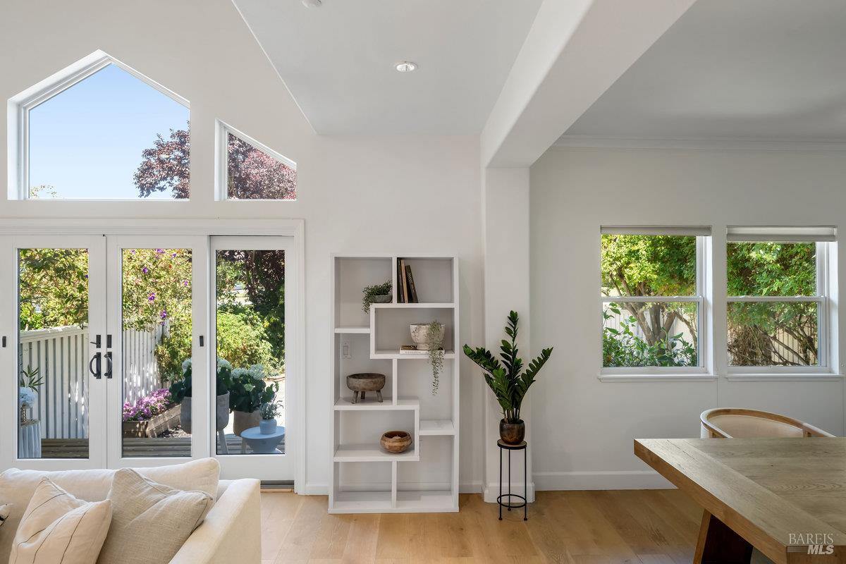 Detail Gallery Image 10 of 72 For 37 Elizabeth Cir, Greenbrae,  CA 94904 - 4 Beds | 2/1 Baths