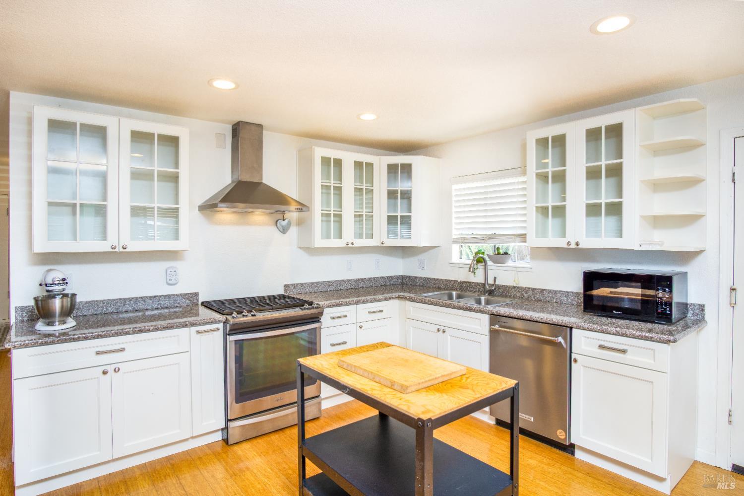 Detail Gallery Image 8 of 29 For 17 Shasta Dr, Rio Vista,  CA 94571 - 2 Beds | 1/1 Baths