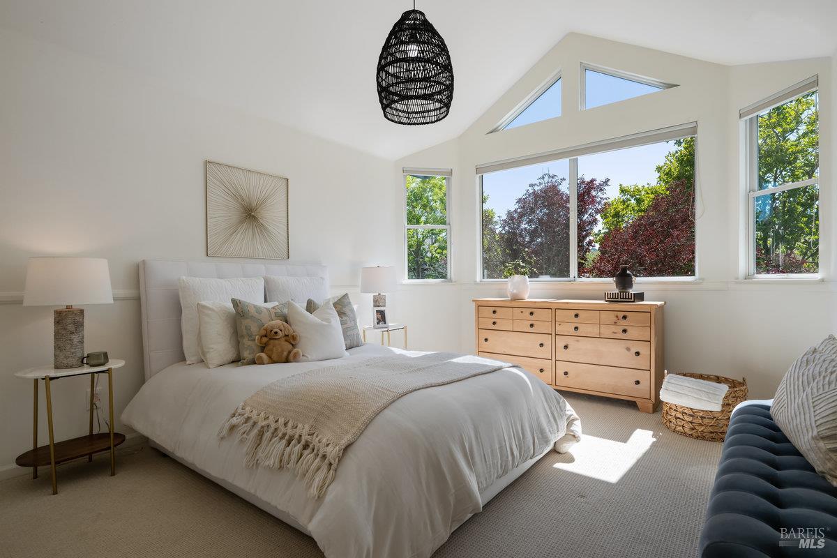 Detail Gallery Image 35 of 72 For 37 Elizabeth Cir, Greenbrae,  CA 94904 - 4 Beds | 2/1 Baths
