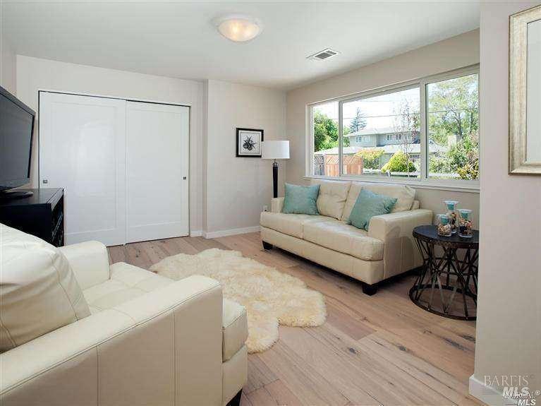 Detail Gallery Image 8 of 13 For 6 Juno Rd, Tiburon,  CA 94920 - 4 Beds | 2 Baths