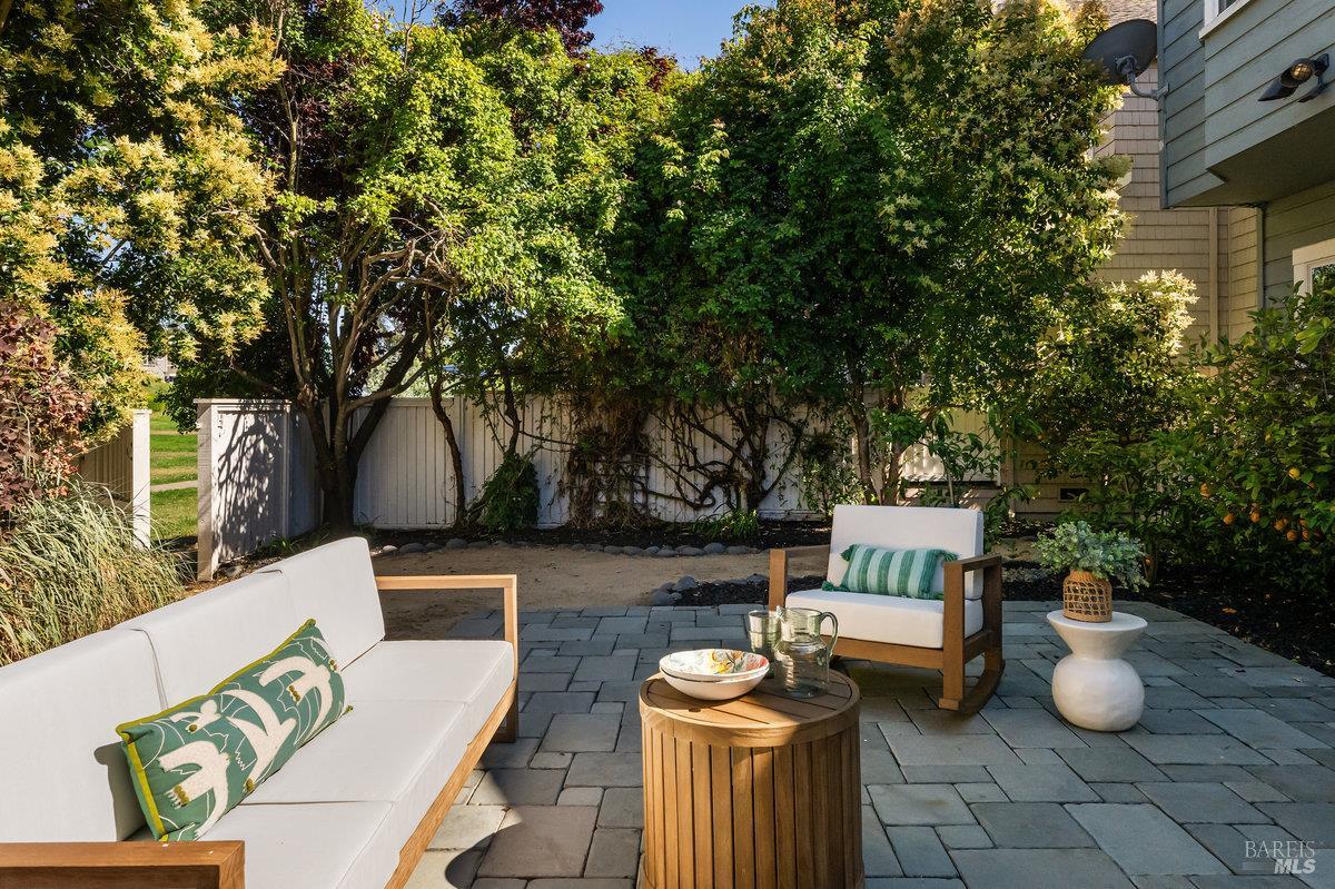 Detail Gallery Image 51 of 72 For 37 Elizabeth Cir, Greenbrae,  CA 94904 - 4 Beds | 2/1 Baths