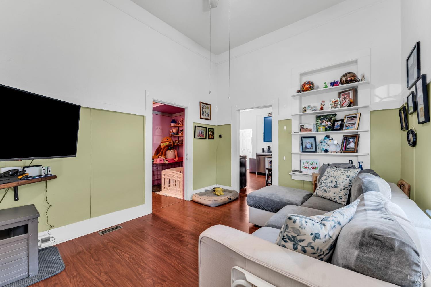 Detail Gallery Image 6 of 50 For 619 B St, San Rafael,  CA 94901 - 2 Beds | 1 Baths