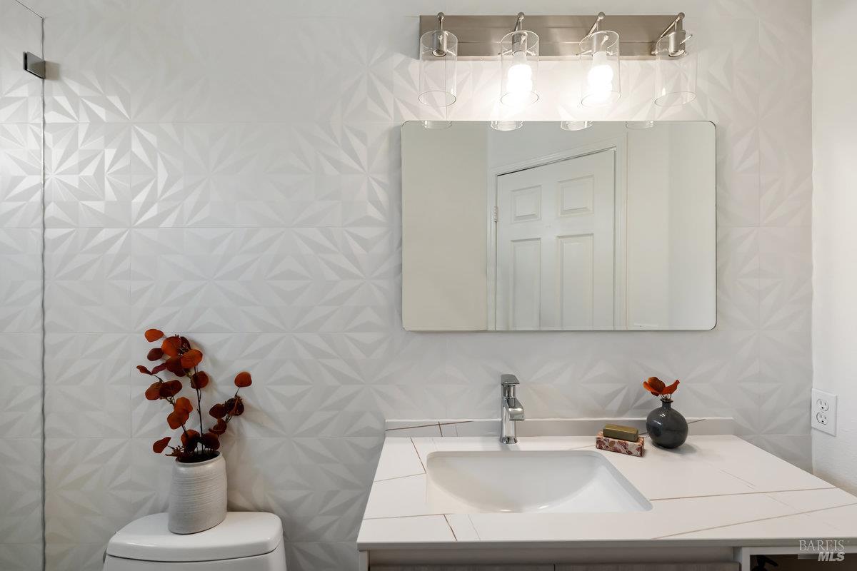 Detail Gallery Image 42 of 72 For 37 Elizabeth Cir, Greenbrae,  CA 94904 - 4 Beds | 2/1 Baths