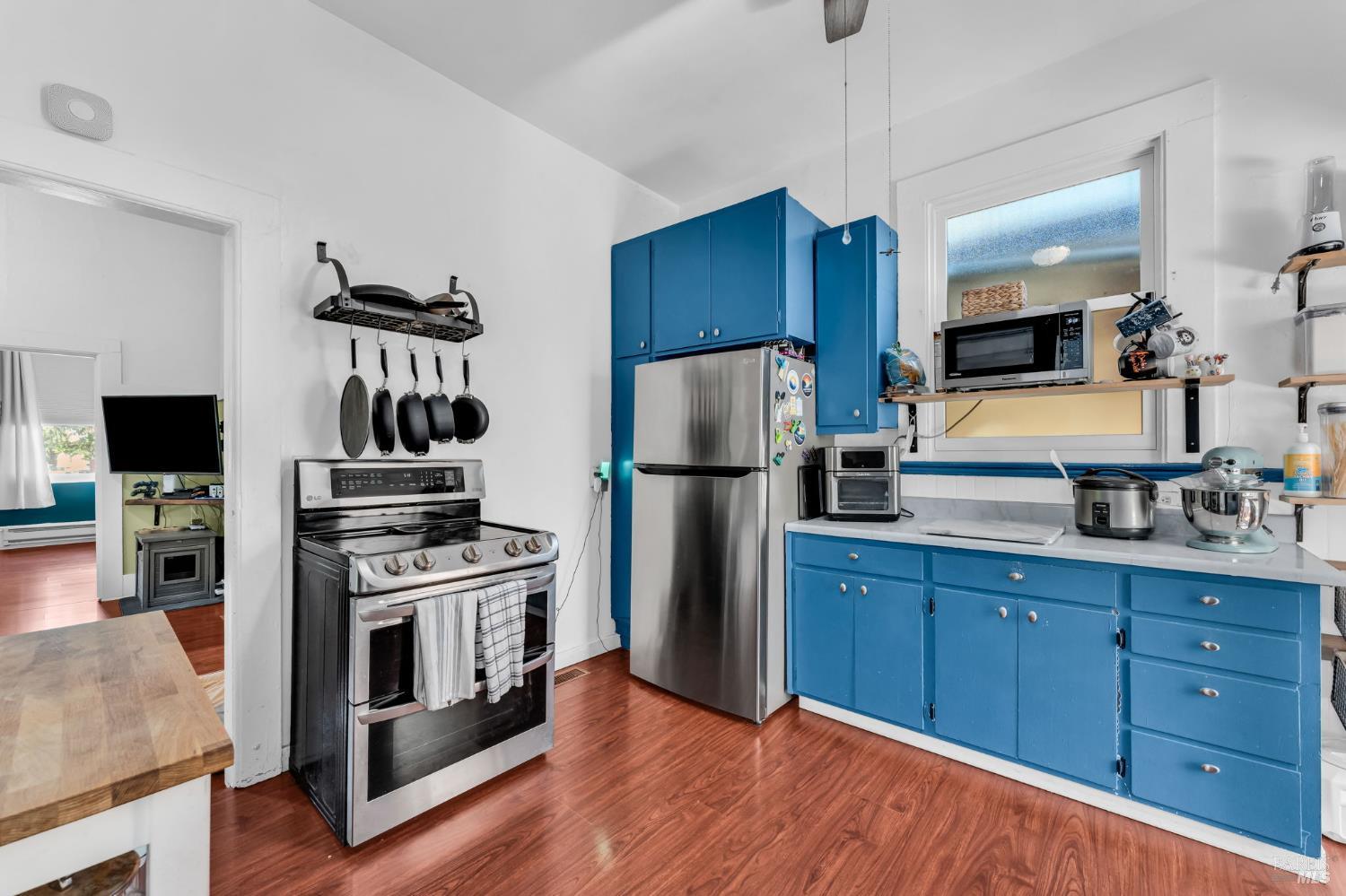 Detail Gallery Image 17 of 50 For 619 B St, San Rafael,  CA 94901 - 2 Beds | 1 Baths