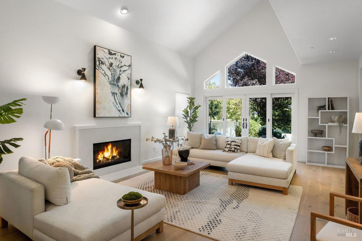 Detail Gallery Image 3 of 72 For 37 Elizabeth Cir, Greenbrae,  CA 94904 - 4 Beds | 2/1 Baths