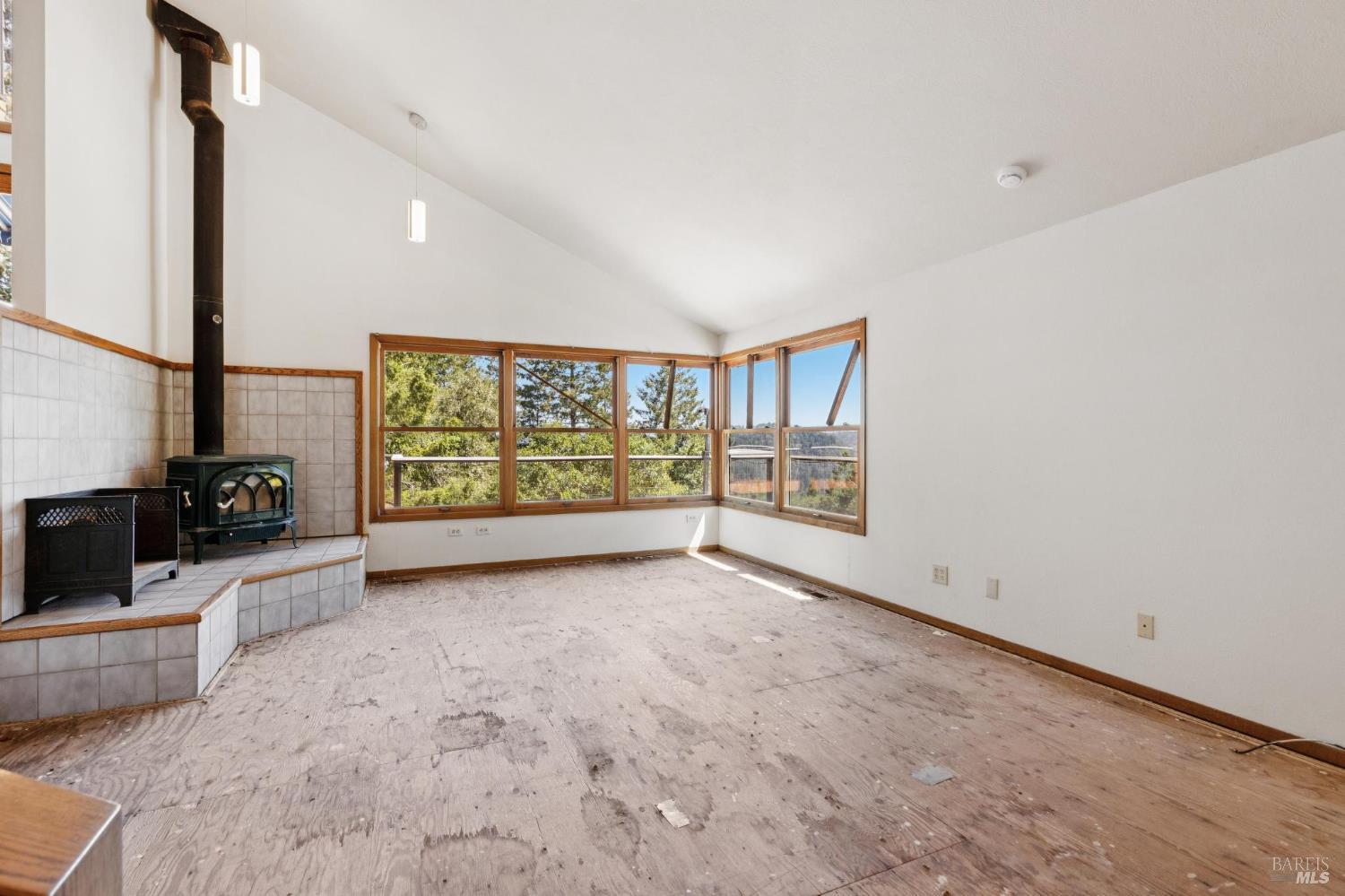 Detail Gallery Image 10 of 99 For 21540 Siri Rd, Guerneville,  CA 95446 - 3 Beds | 2 Baths