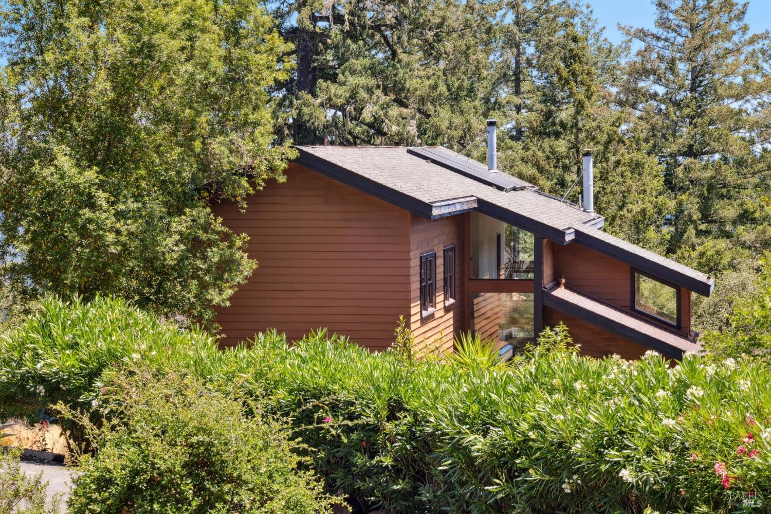 Detail Gallery Image 2 of 99 For 21540 Siri Rd, Guerneville,  CA 95446 - 3 Beds | 2 Baths