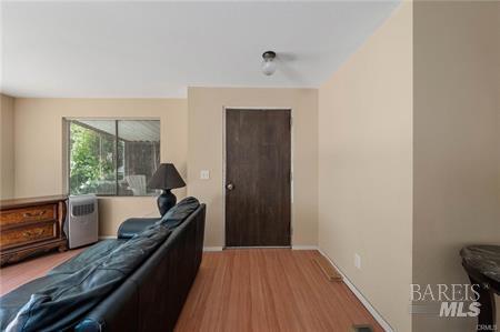 Detail Gallery Image 4 of 34 For 13942 Apple Ln, Clearlake Oaks,  CA 95423 - 3 Beds | 2 Baths