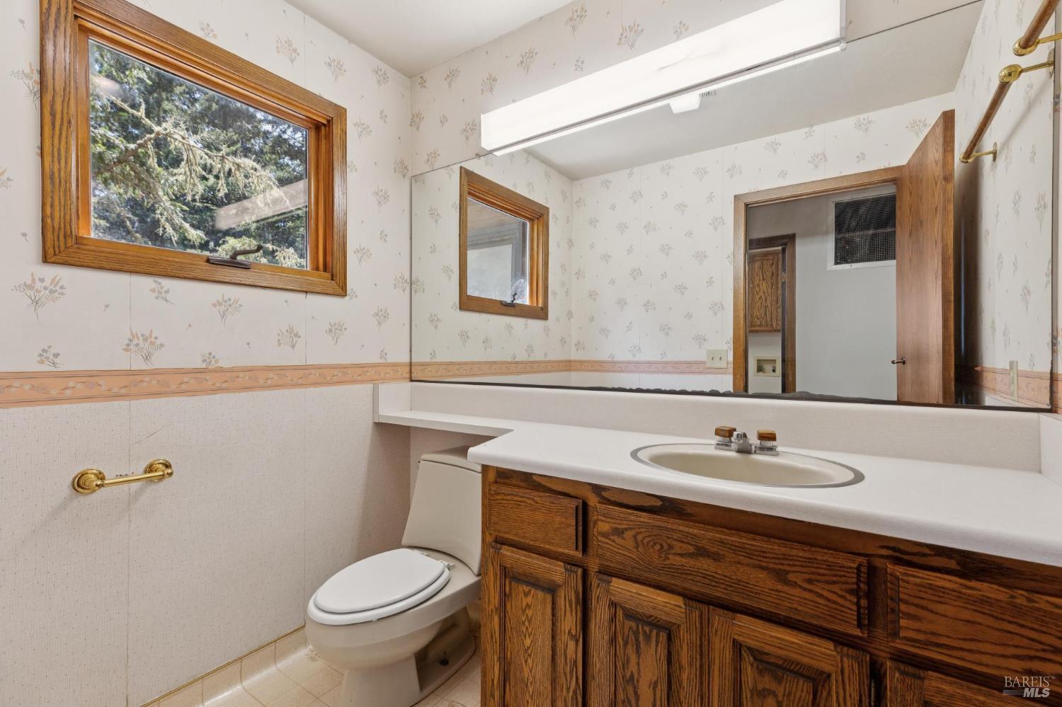 Detail Gallery Image 14 of 99 For 21540 Siri Rd, Guerneville,  CA 95446 - 3 Beds | 2 Baths