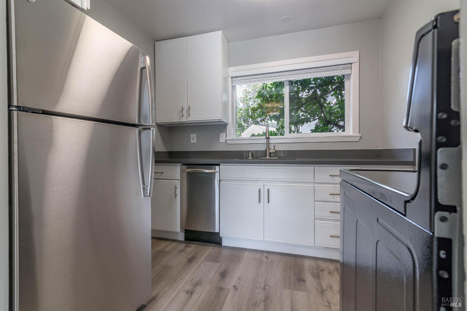 Detail Gallery Image 5 of 6 For 120 Bulkley Ave, Sausalito,  CA 94965 - – Beds | – Baths