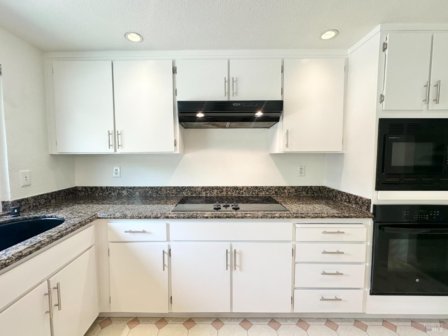Detail Gallery Image 12 of 50 For 543 Sandy Way, Benicia,  CA 94510 - 4 Beds | 3 Baths