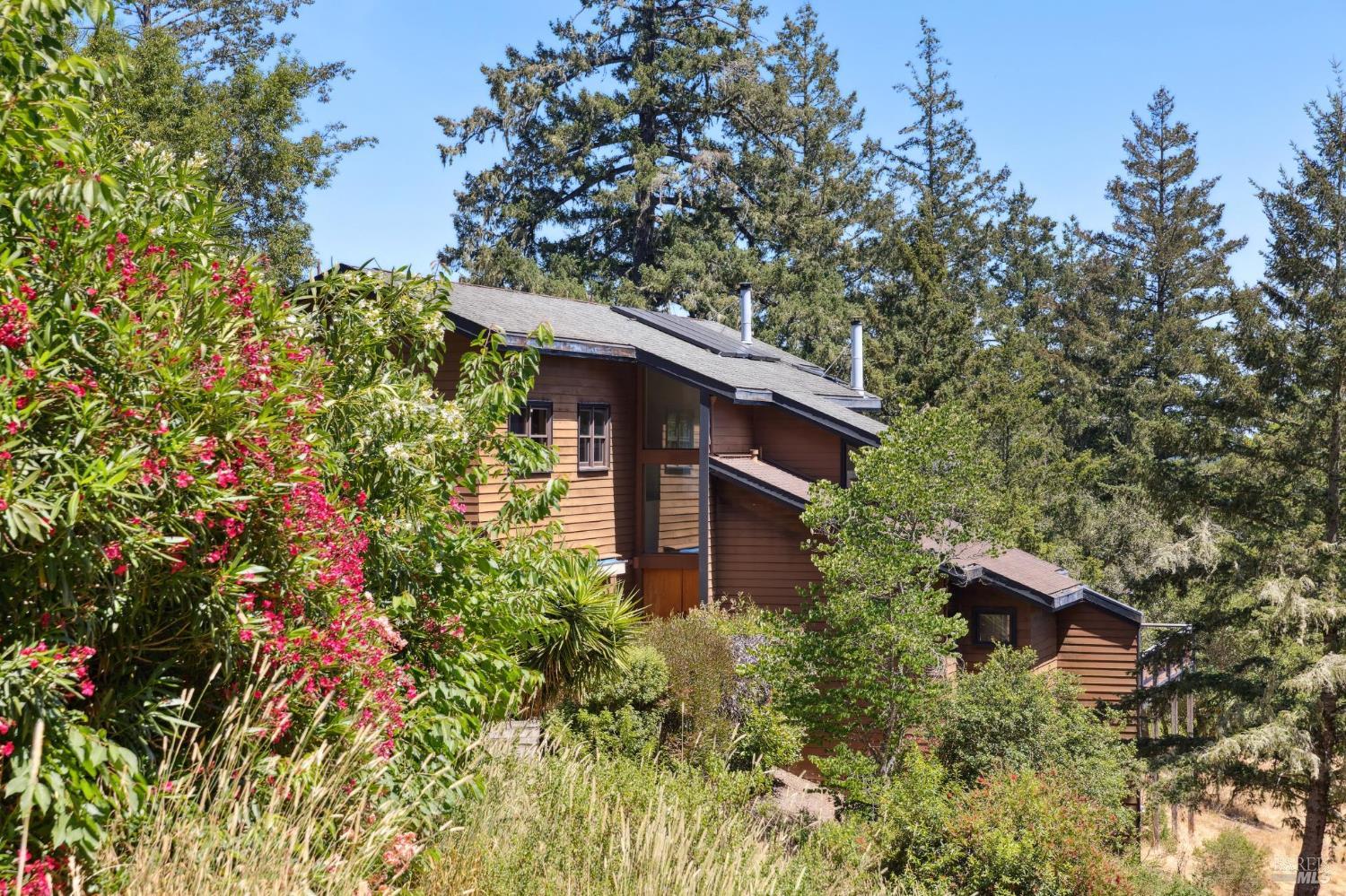Detail Gallery Image 1 of 99 For 21540 Siri Rd, Guerneville,  CA 95446 - 3 Beds | 2 Baths