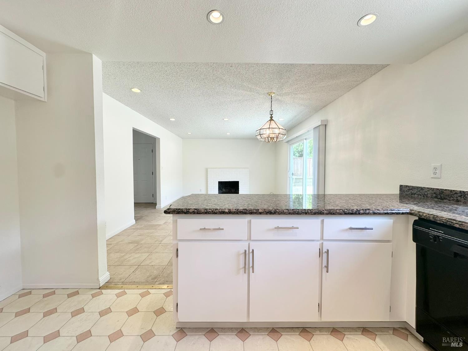 Detail Gallery Image 21 of 50 For 543 Sandy Way, Benicia,  CA 94510 - 4 Beds | 3 Baths