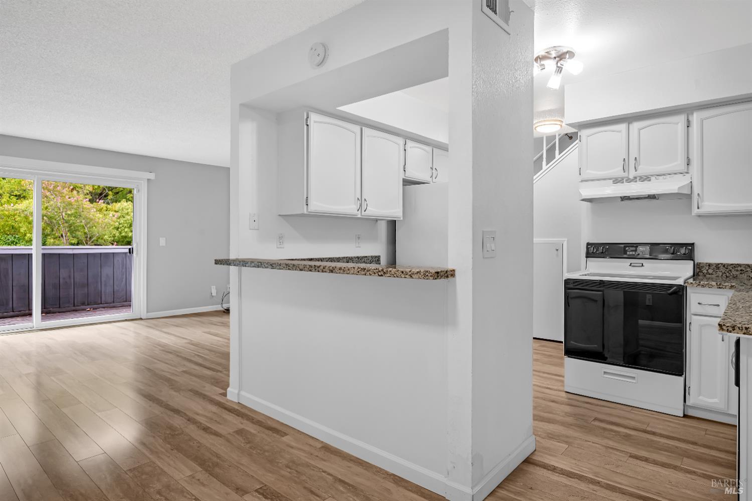 Detail Gallery Image 8 of 34 For 165 Oddstad Dr #61,  Vallejo,  CA 94589 - 2 Beds | 1/1 Baths