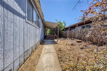 Detail Gallery Image 2 of 34 For 13942 Apple Ln, Clearlake Oaks,  CA 95423 - 3 Beds | 2 Baths