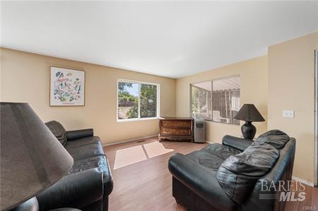 Detail Gallery Image 5 of 34 For 13942 Apple Ln, Clearlake Oaks,  CA 95423 - 3 Beds | 2 Baths