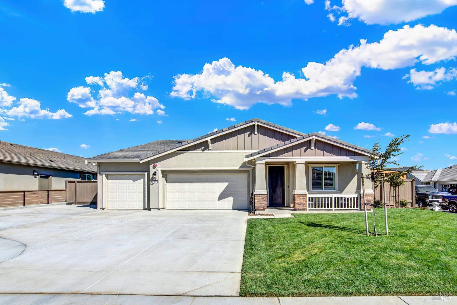 Detail Gallery Image 1 of 1 For 493 Baler Cir, Vacaville,  CA 95687 - 3 Beds | 2/1 Baths