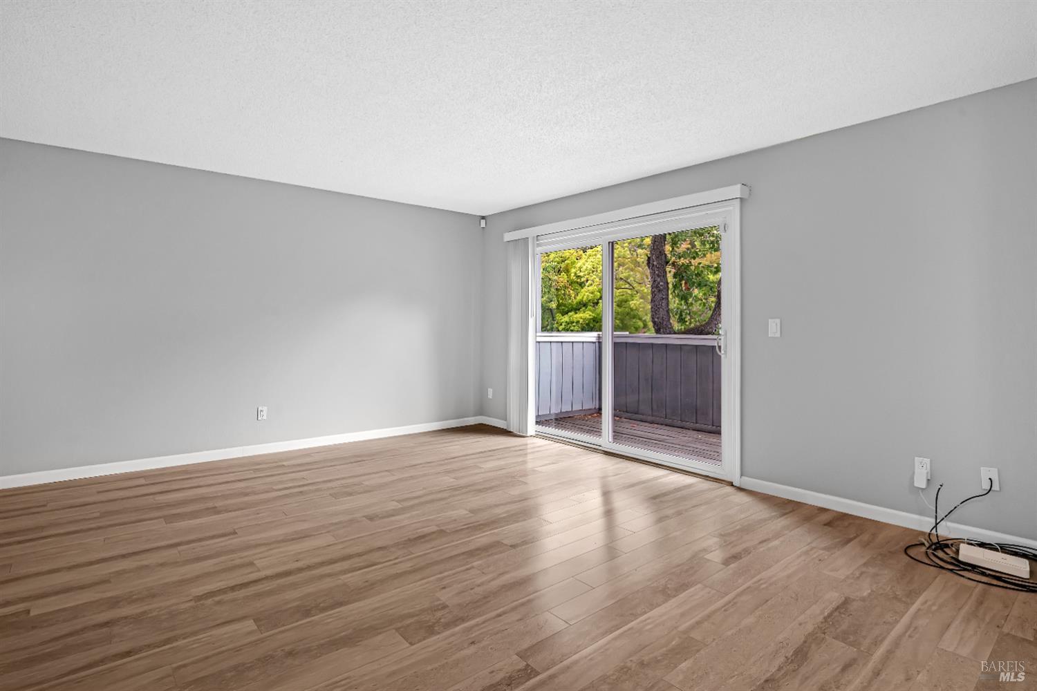 Detail Gallery Image 6 of 34 For 165 Oddstad Dr #61,  Vallejo,  CA 94589 - 2 Beds | 1/1 Baths