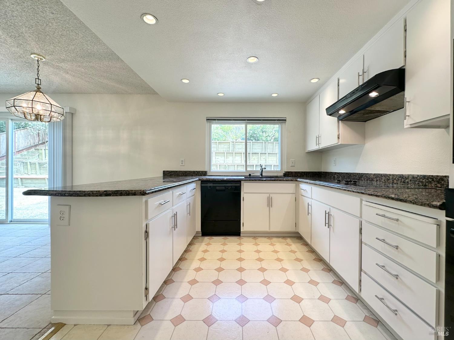 Detail Gallery Image 22 of 50 For 543 Sandy Way, Benicia,  CA 94510 - 4 Beds | 3 Baths