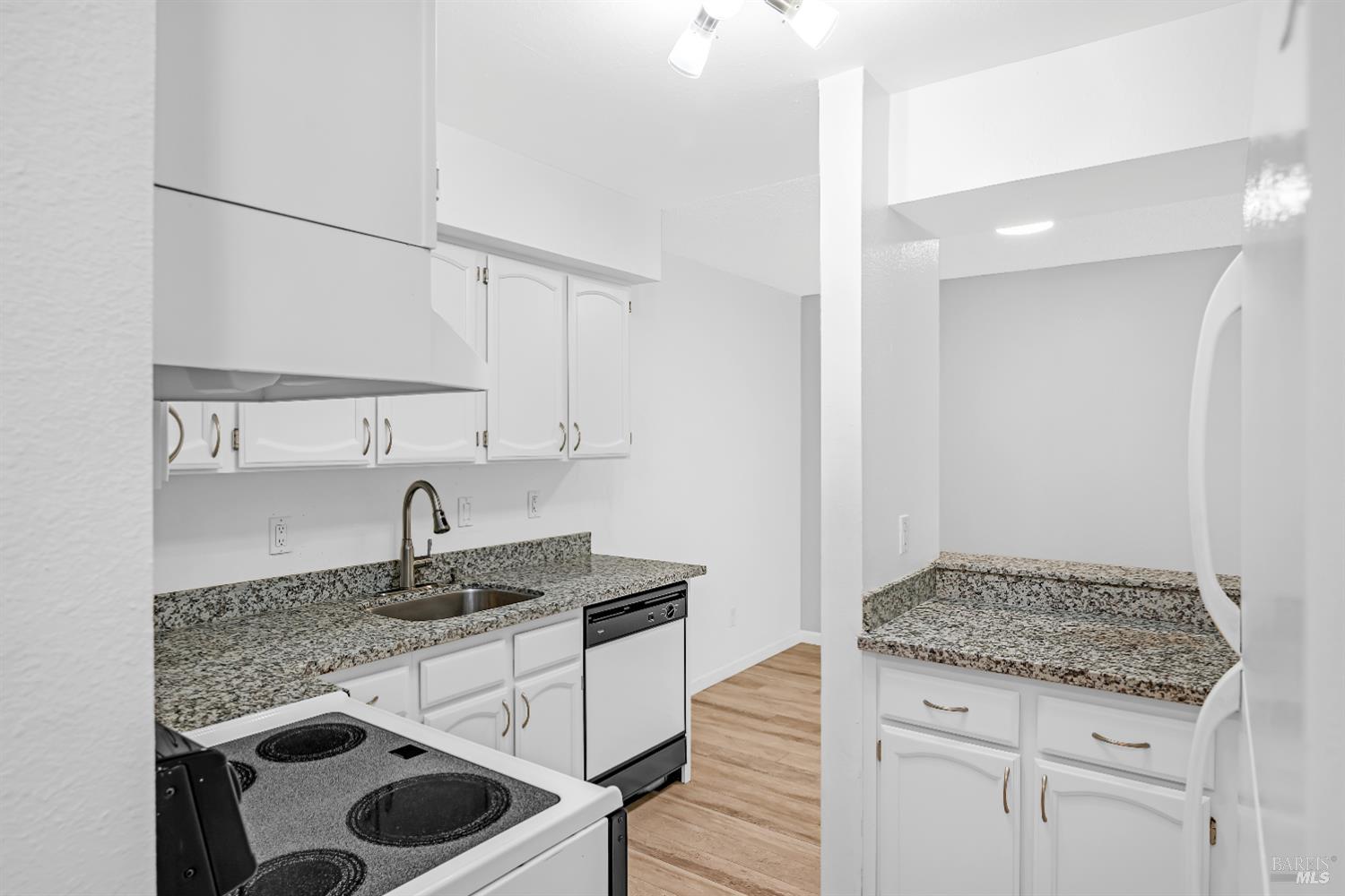 Detail Gallery Image 11 of 34 For 165 Oddstad Dr #61,  Vallejo,  CA 94589 - 2 Beds | 1/1 Baths