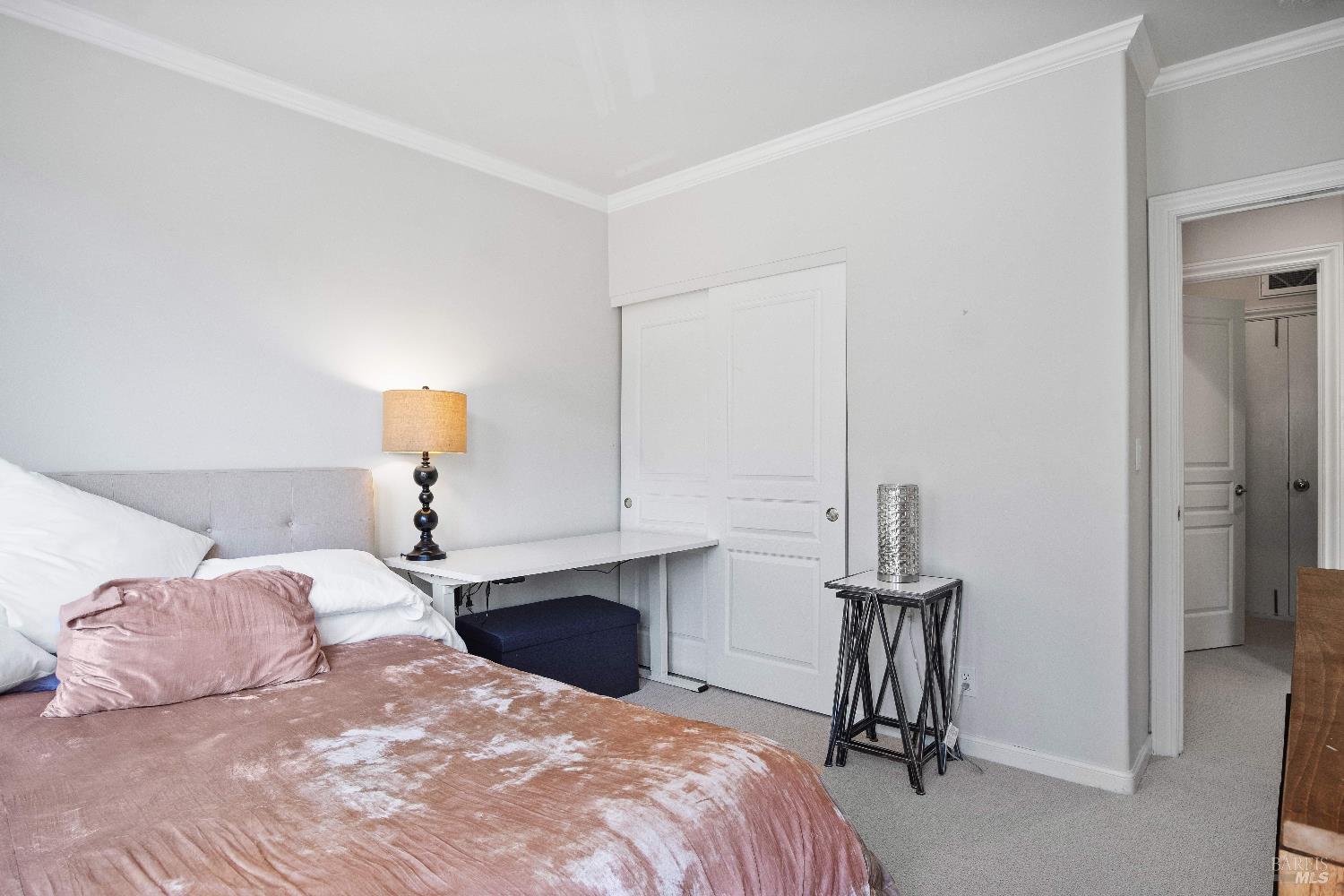 Detail Gallery Image 22 of 41 For 6 Oak Rd, Larkspur,  CA 94939 - 3 Beds | 2/1 Baths