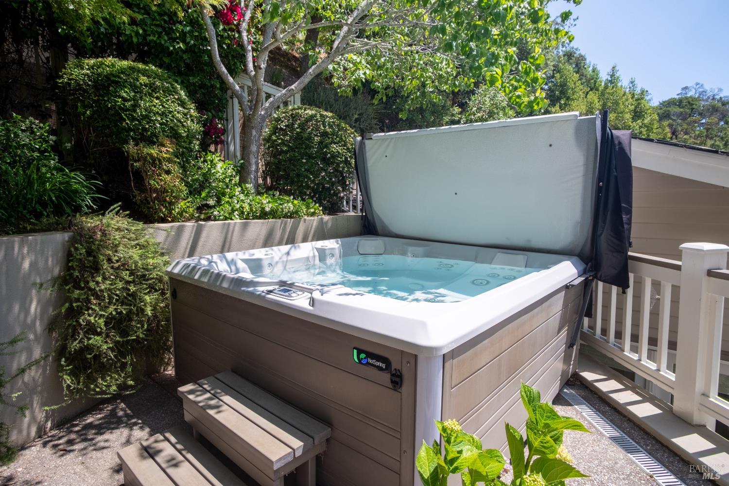 Detail Gallery Image 35 of 41 For 6 Oak Rd, Larkspur,  CA 94939 - 3 Beds | 2/1 Baths