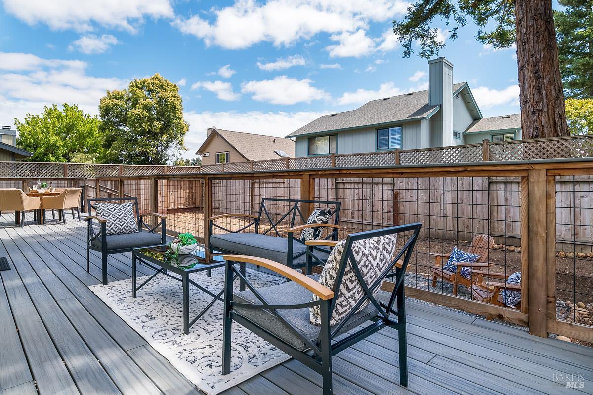 Detail Gallery Image 22 of 25 For 1592 Cerro Sonoma Cir, Petaluma,  CA 94954 - 3 Beds | 2/1 Baths