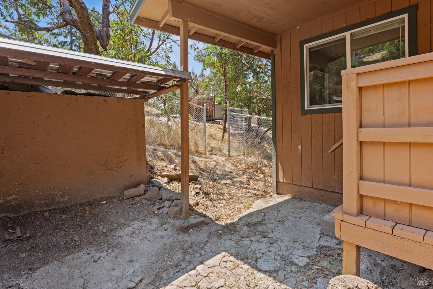 Detail Gallery Image 8 of 27 For 26051 Sherwood Rd, Willits,  CA 95490 - 4 Beds | 3 Baths